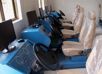 ��ʻģ����